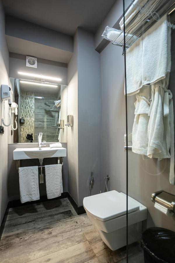 Monk House Hotel Yerevan Ngoại thất bức ảnh