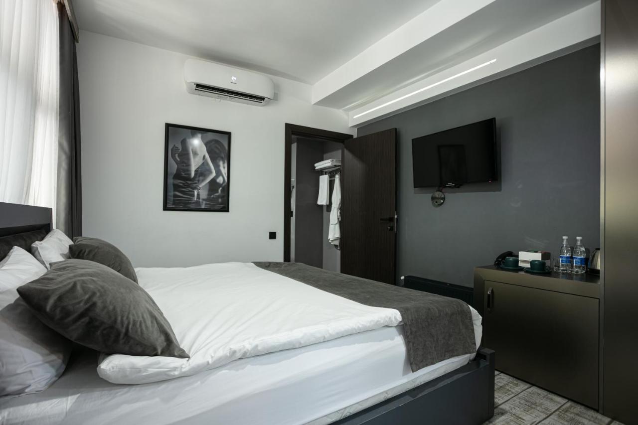 Monk House Hotel Yerevan Ngoại thất bức ảnh