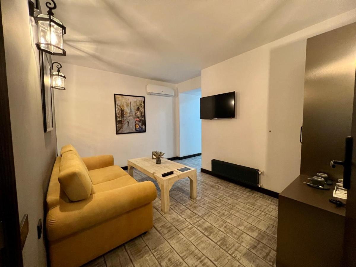 Monk House Hotel Yerevan Ngoại thất bức ảnh