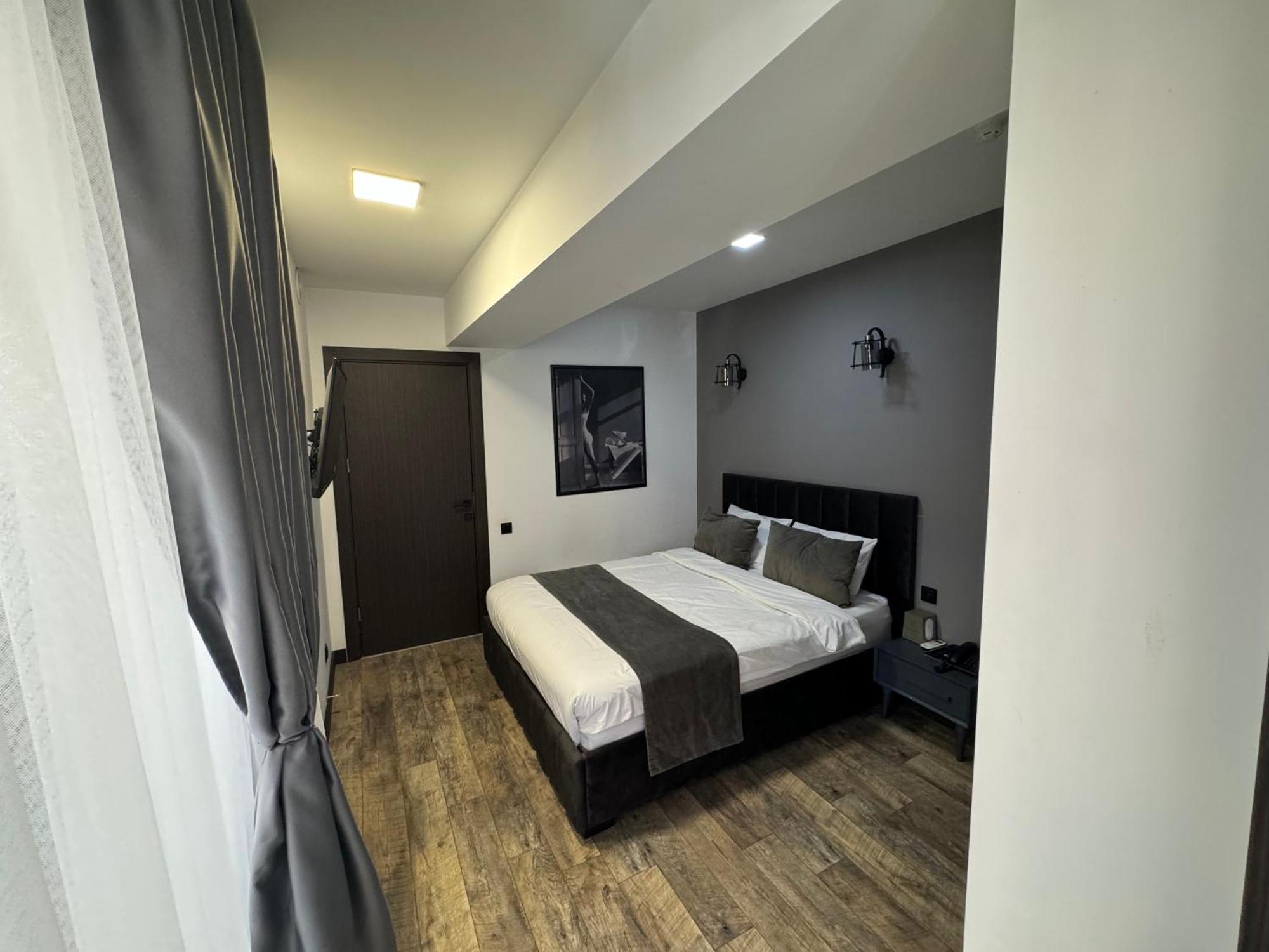 Monk House Hotel Yerevan Ngoại thất bức ảnh