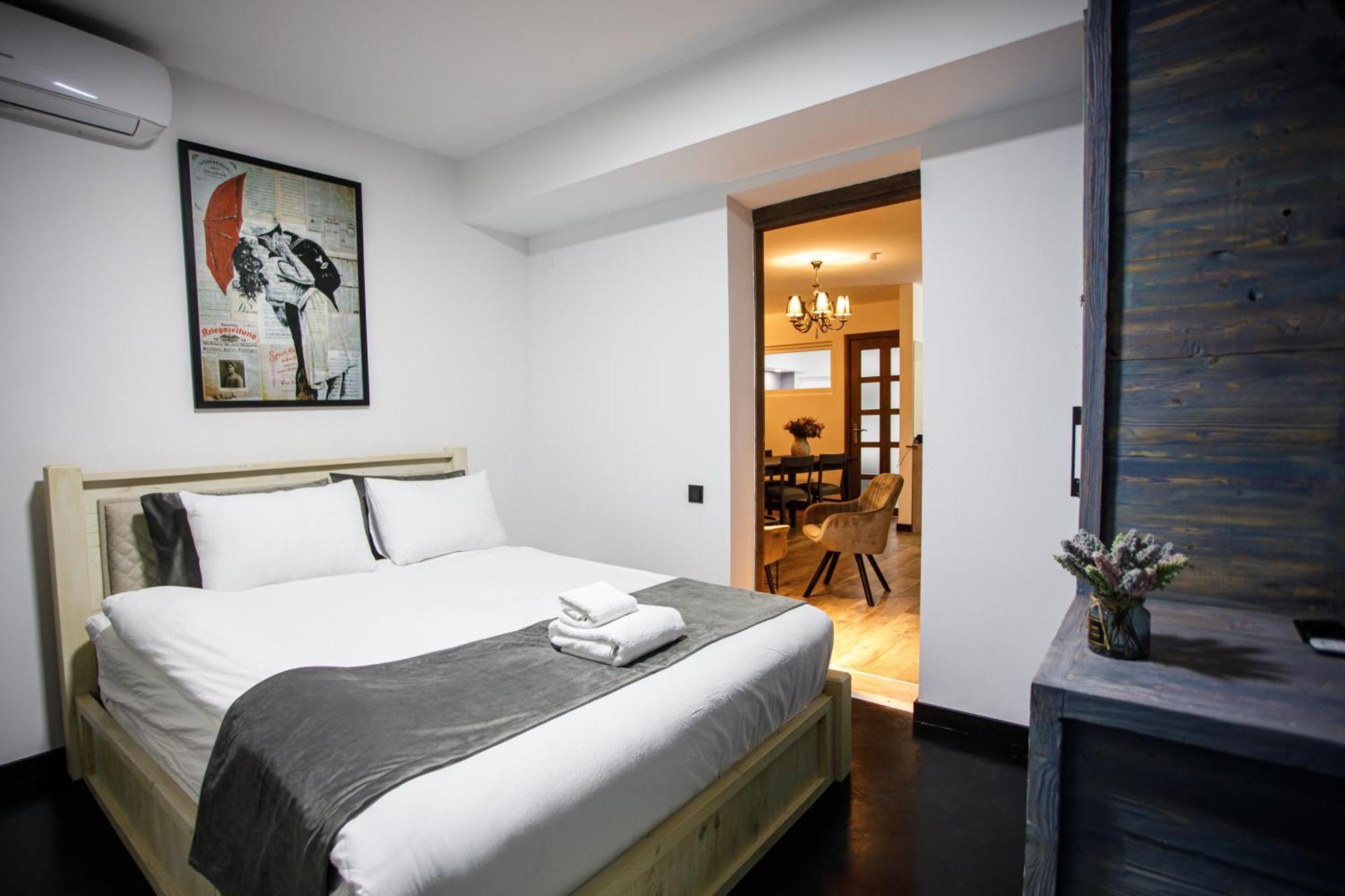 Monk House Hotel Yerevan Ngoại thất bức ảnh