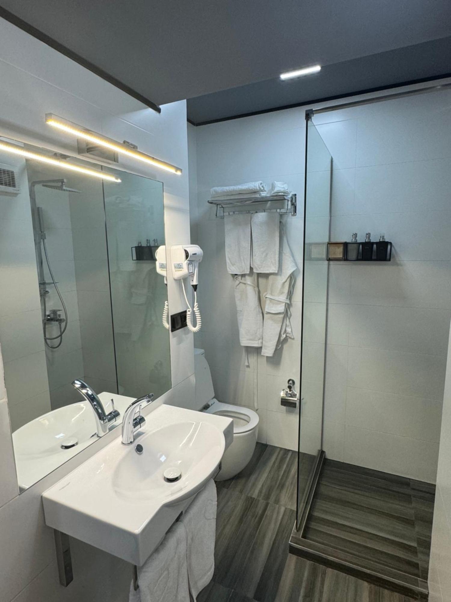 Monk House Hotel Yerevan Ngoại thất bức ảnh