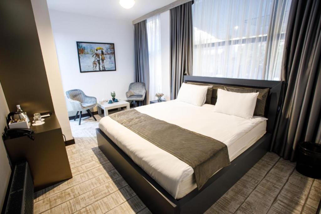 Monk House Hotel Yerevan Ngoại thất bức ảnh
